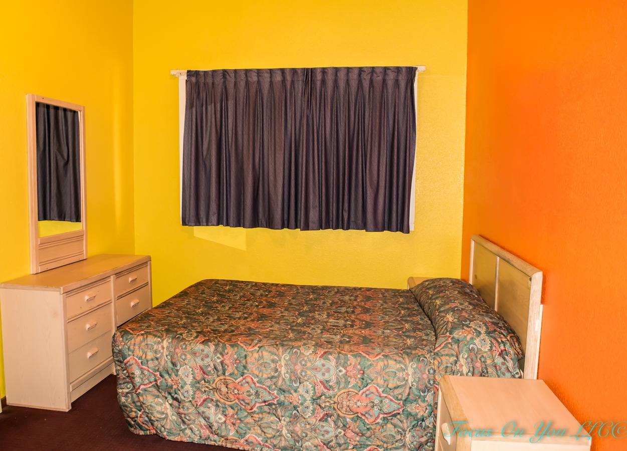 Bloomfield Motel Exterior photo