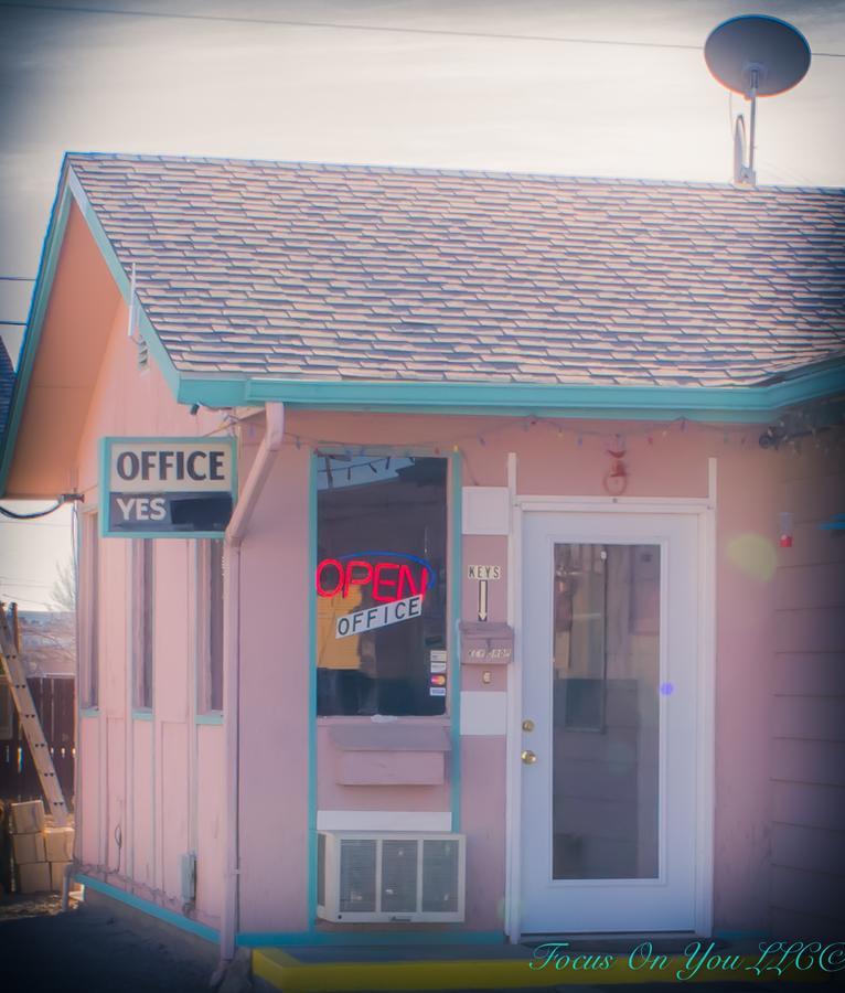 Bloomfield Motel Exterior photo